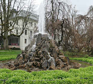 Beim Sintersteinbrunnen in der Lichtentaler Allee