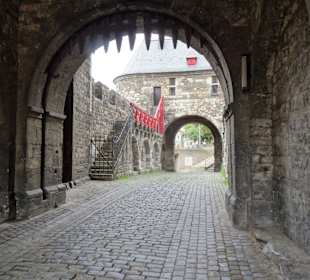 Blick aus der Innenstadt in das Ponttor