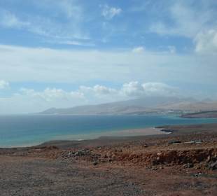 Meer ist sonst viel türkiser  zu viel Sturm 