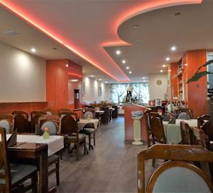 Die Gasträume des Restaurant Nótos