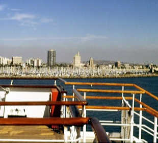 Blick von der Queen Mary I nach Long Beach