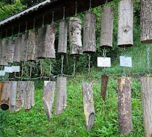 Klangholzreihe in den Gärten
