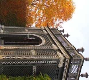 Einsamer Pavillon im Park