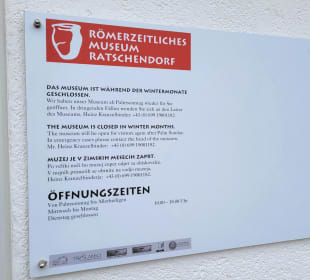 Öffnungszeiten und Kontakt