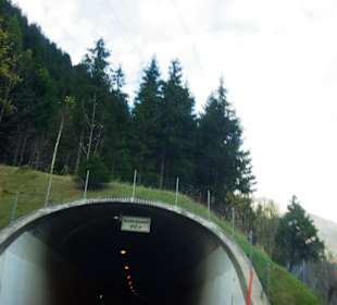 Viele weitere Tunnel alle mit Namen versehen 