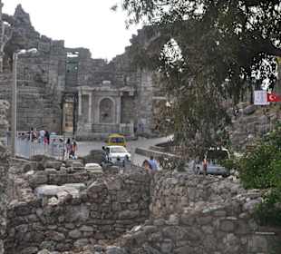 Ausgrabungen direkt vor der Haustür Can Garden Bungalows