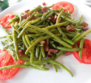 Bohnen mit Serranoschinken