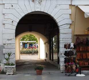 Tor in der alten Stadtmauer