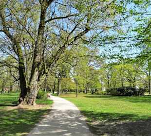 Rundgang durch den Französischen Garten