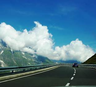 Breite gut ausgebaute Straßenbereiche