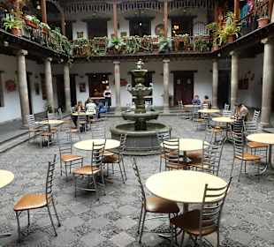 Im Innenhof des Palacio