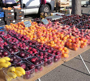 Impressionen vom Wochenmarkt Saint-Cyprien-Plage