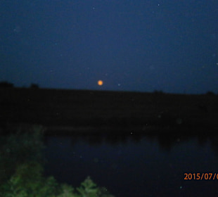 Moon over the river 