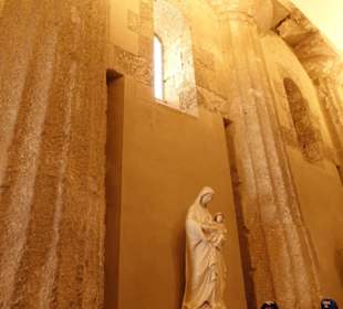 Man erkennt den früheren Tempel