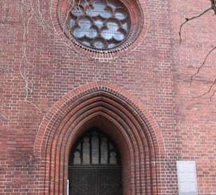 Eingangsportal im Turm 