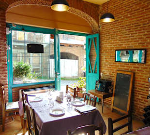 Golden Lion Restaurant in Sighnaghi