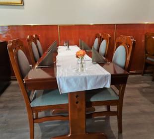 Die Gasträume des Restaurant Nótos