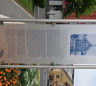 Hinweistafel zur Geschichte des Brunnens