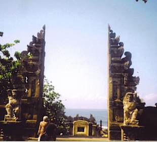 Der Eingang zur Tempelanlage