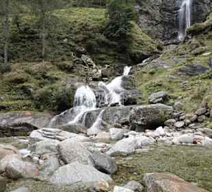 Verzascafluss beim Dorf Sonogno