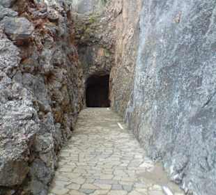 Felsdurchgang zur Bucht