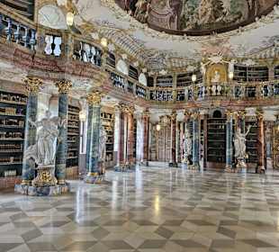 Bibliotheksaal