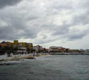 Küste neben Fähranlegestelle