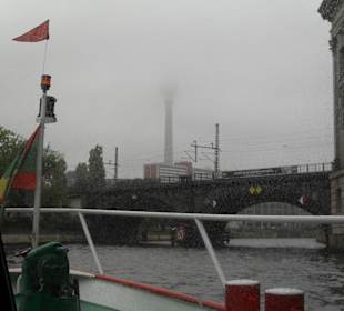 Der Fernsehturm im Nebel