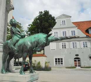 Figur an der St. Mangkirche