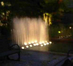 Im Innenhof Meistersingerhalle Springbrunnen