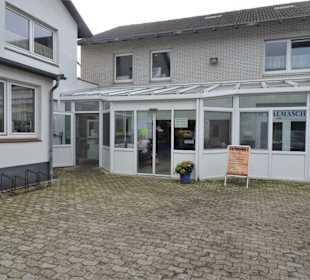 Außenansicht des Krabbenhandels Kocken