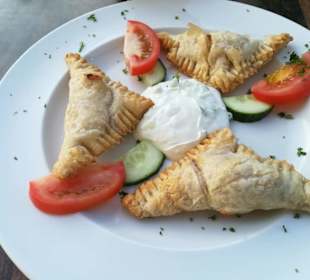 Mit Schaafskäse gefülle Teigtaschen