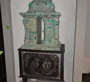 In der Keramik-Abteilung des Fichtelgebirgsmuseum