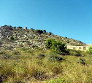 Turm oberhalb Canyamel