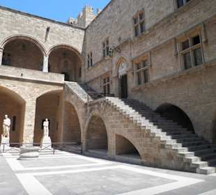 Innenhof im Großmeisterpalast