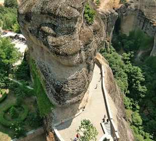 Steiler Aufstieg zum Kloster Varlaam