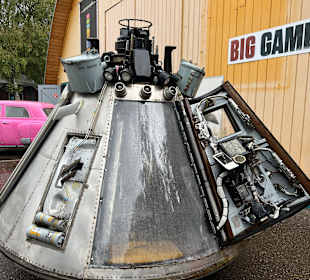 Ausstellungsstück am Gelände