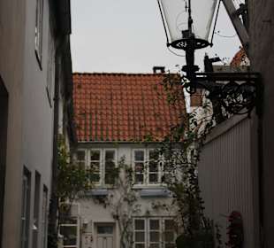 Hof hinter einem Gang