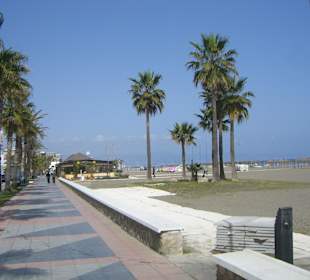 Strandpromenade am langen Strand