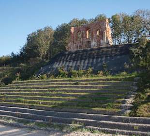 Ruiny kościoła gotyckiego 