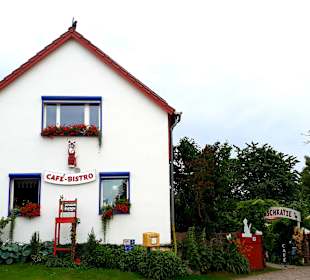 Die Naschkatze in Krummin am Ende der Allee