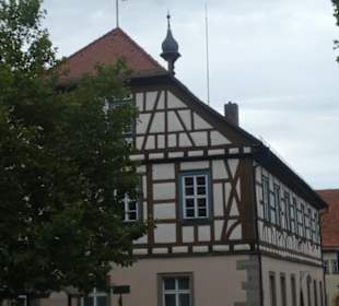 Beim Rathaus von Münnerstadt