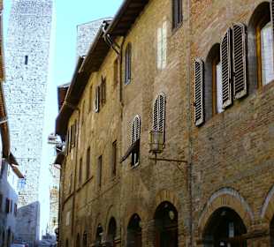 San Gimignano - aus der Nähe - aus der Ferne