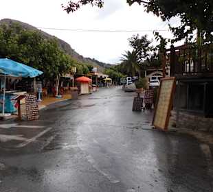 Weg zum See/Tavernen/Souveniers