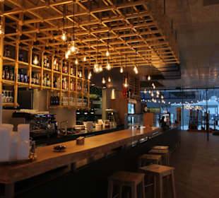 Eingangsbereich Skiverleih und Restaurant