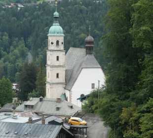 Hoch zum Kalvarienberg – Blick auf Berchtesgaden