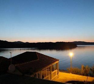 Baroni Holiday Anlage bei Nacht