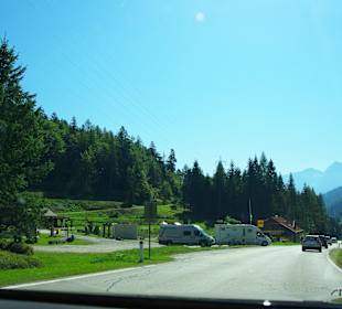 Links Parken für Caravan