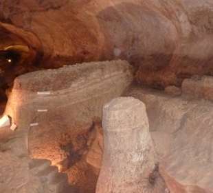  Stalagmitenreste/Ghar Dalam