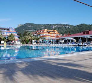 Sailors Beach Club